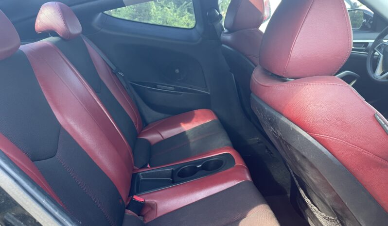 
								2012 Hyundai Veloster full									