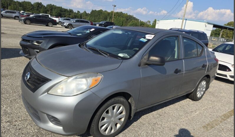 
								2014 Nissan Versa S Plus full									