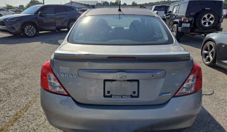 
								2014 Nissan Versa S Plus full									