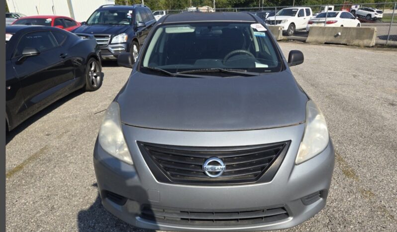 
								2014 Nissan Versa S Plus full									