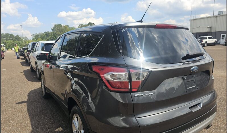 
								2017 Ford Escape SE full									