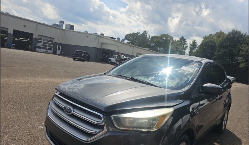 
								2017 Ford Escape SE full									