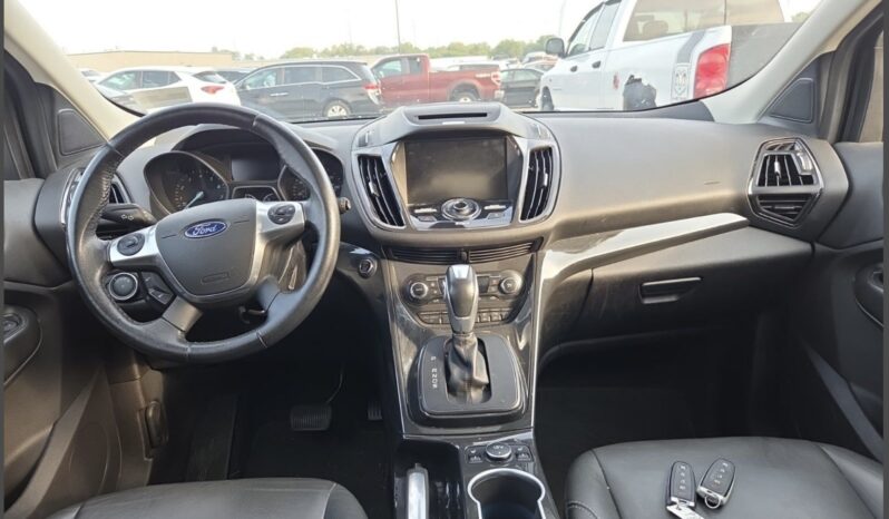 
								2015 Ford Escape Titanium full									