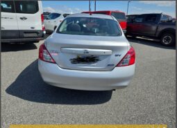 
										2012 Nissan Versa full									