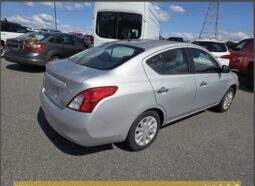 
										2012 Nissan Versa full									