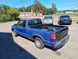 
										2002 Chevy S-10 LS full									