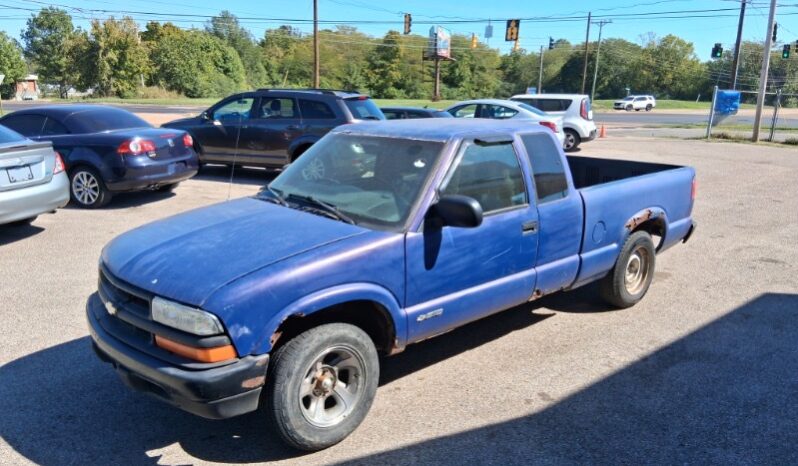 
								2002 Chevy S-10 LS full									