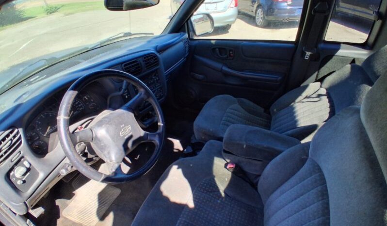 
								2002 Chevy S-10 LS full									