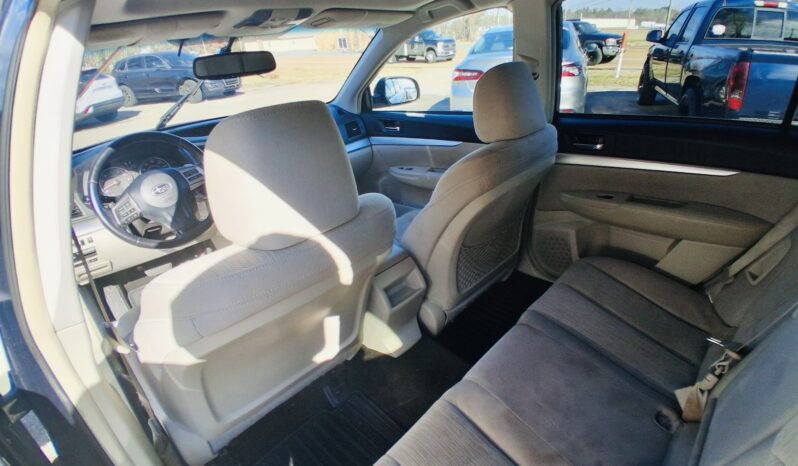 								2013 Subaru Outback 2.5i full									