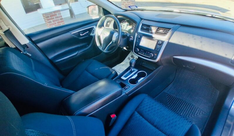 								2016 Nissan Altima 2.5 SV full									