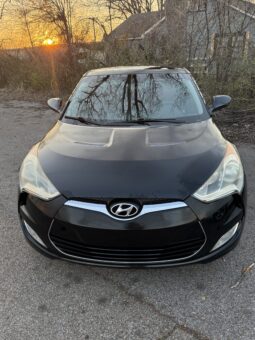 										2012 Hyundai Veloster full									