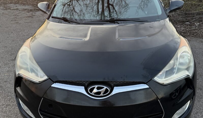 								2012 Hyundai Veloster full									
