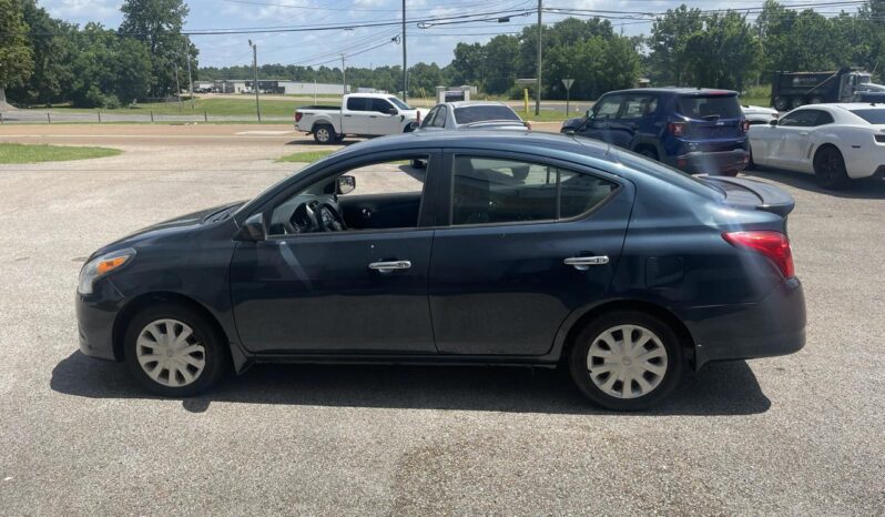 								2017 Nissan Versa full									