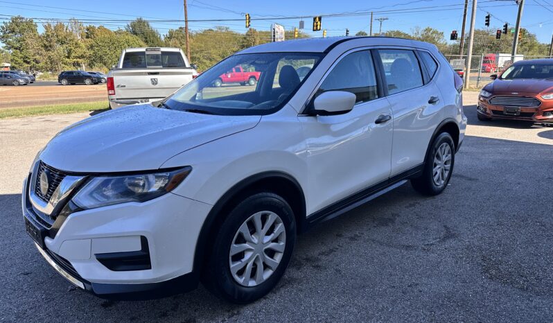 								2018 Nissan Rogue full									
